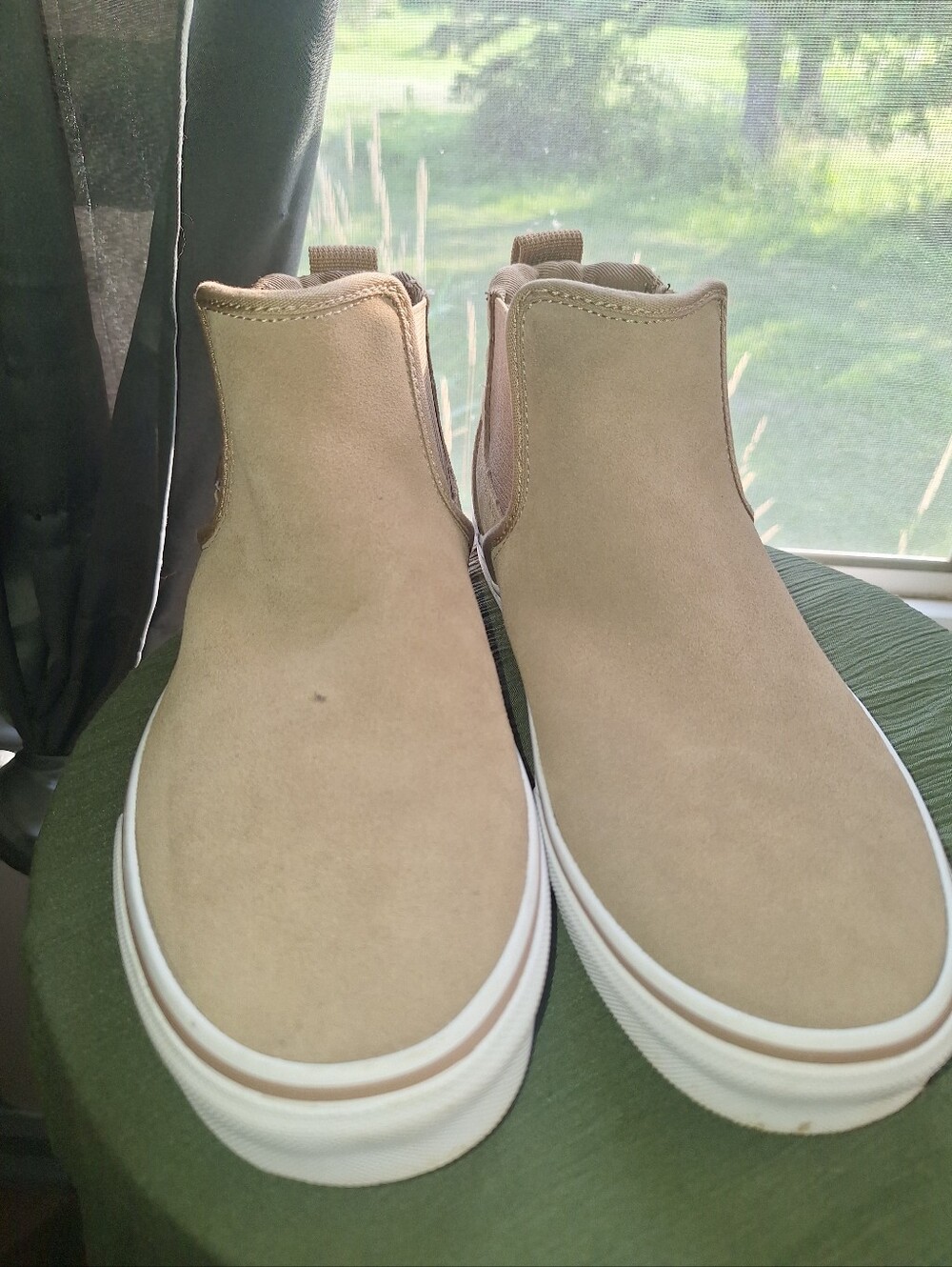 NWOB VANS Beige Suede Slip-On ASHER  MID SUEDE Sneakers - Neutral Casual